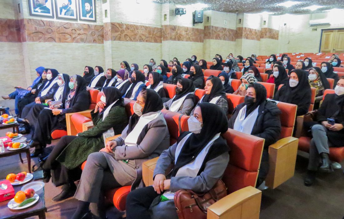 مراسم بزرگداشت مقام زن و تجلیل از بانوان وکیل مرکز وکلای اصفهان